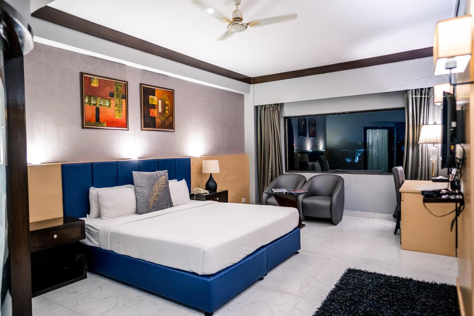 Hotel Pal Heights Бхубанешвара Экстерьер фото