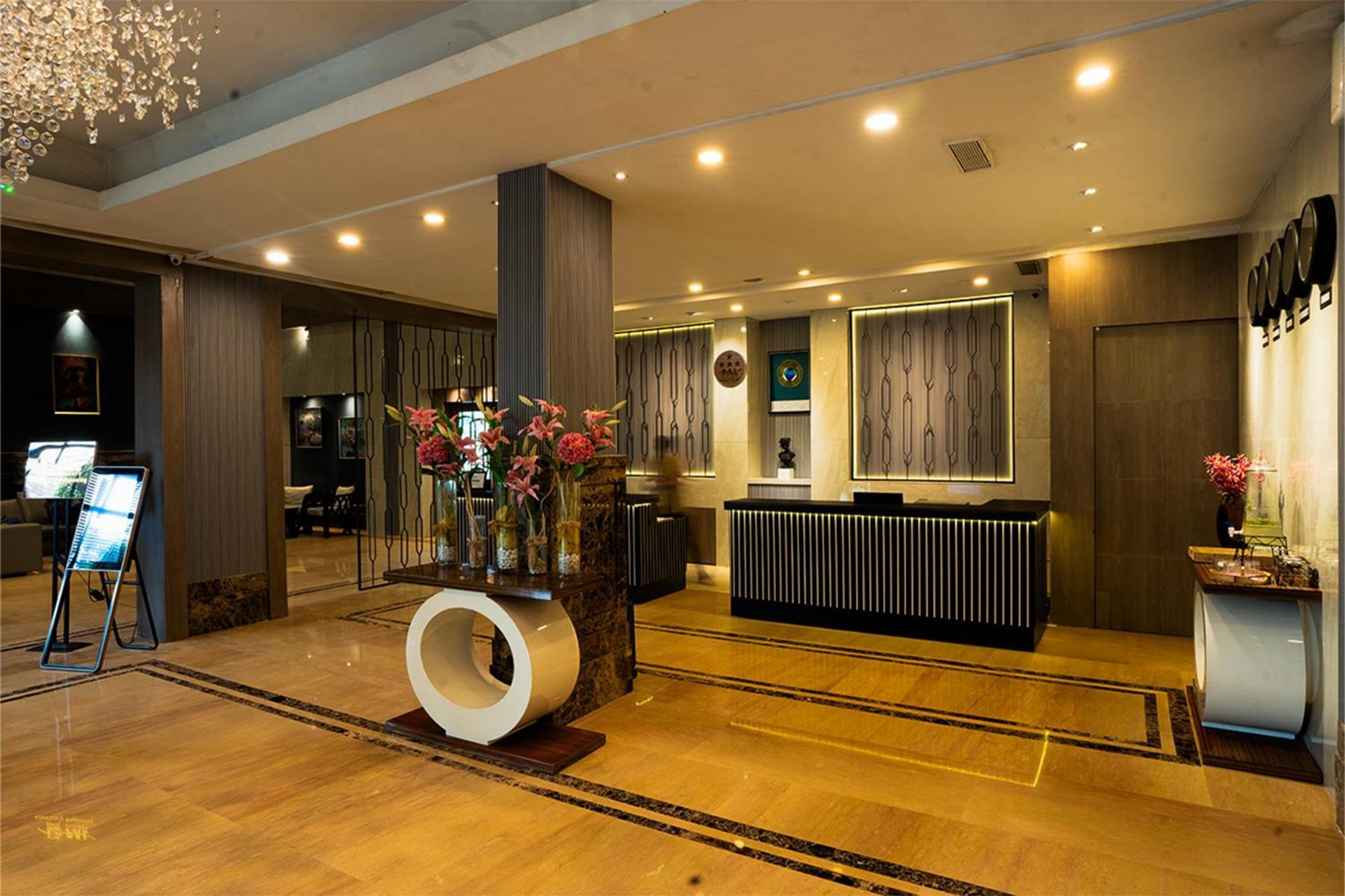 Hotel Pal Heights Бхубанешвара Экстерьер фото