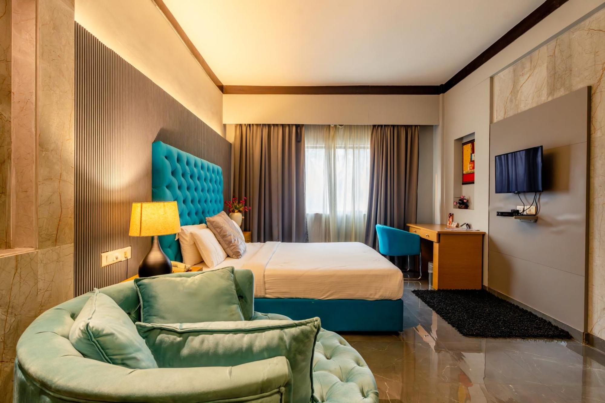 Hotel Pal Heights Бхубанешвара Экстерьер фото