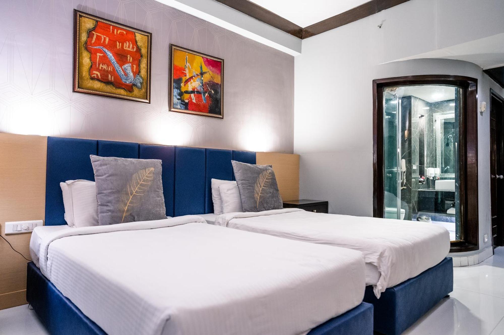 Hotel Pal Heights Бхубанешвара Экстерьер фото
